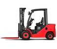 China Big Red 2 Ton Warehouse Diesel Forklift Truck 3mm 2 Stage Mast distributor
